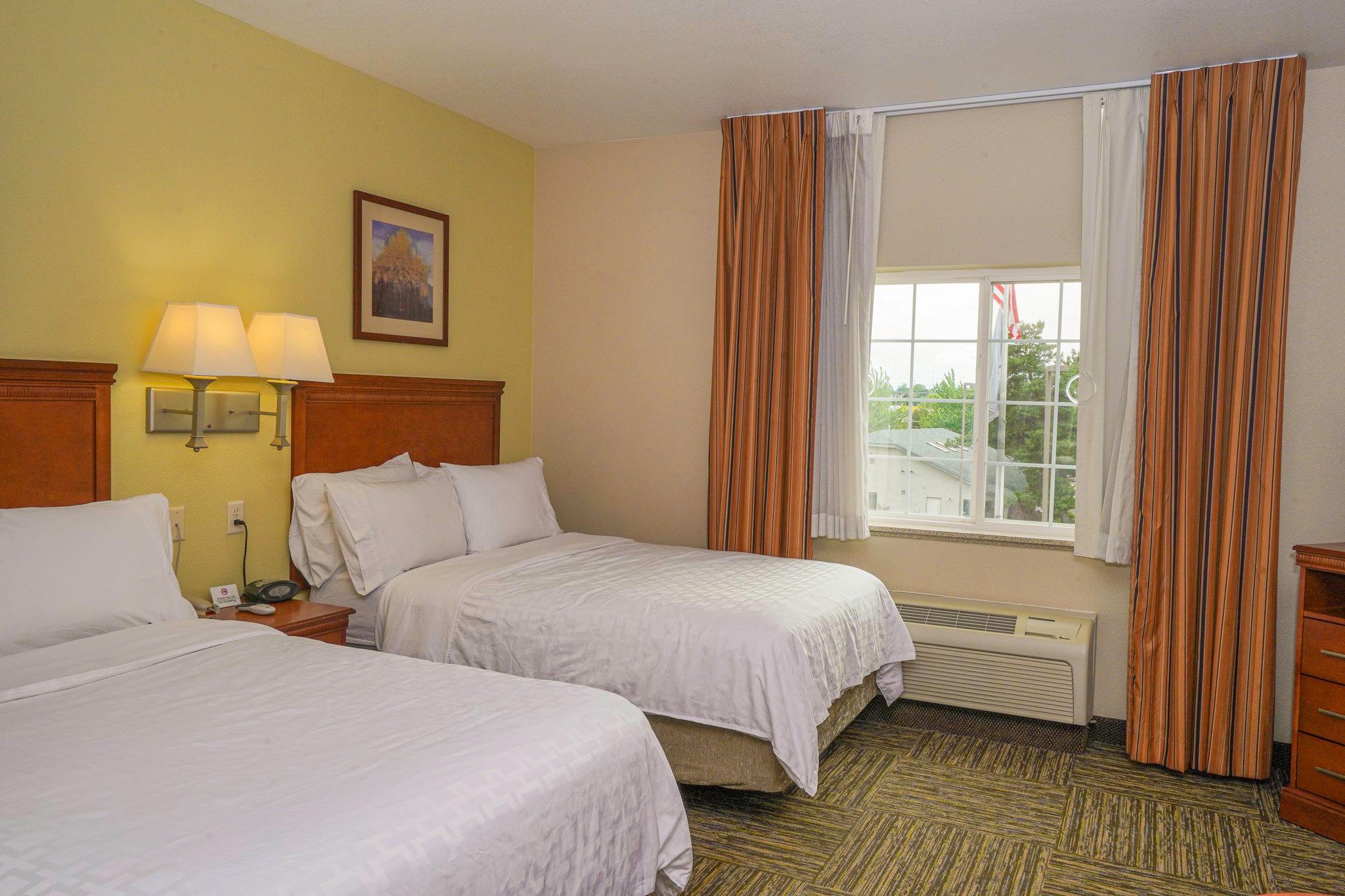 Candlewood Suites Boise - Towne Square Photo