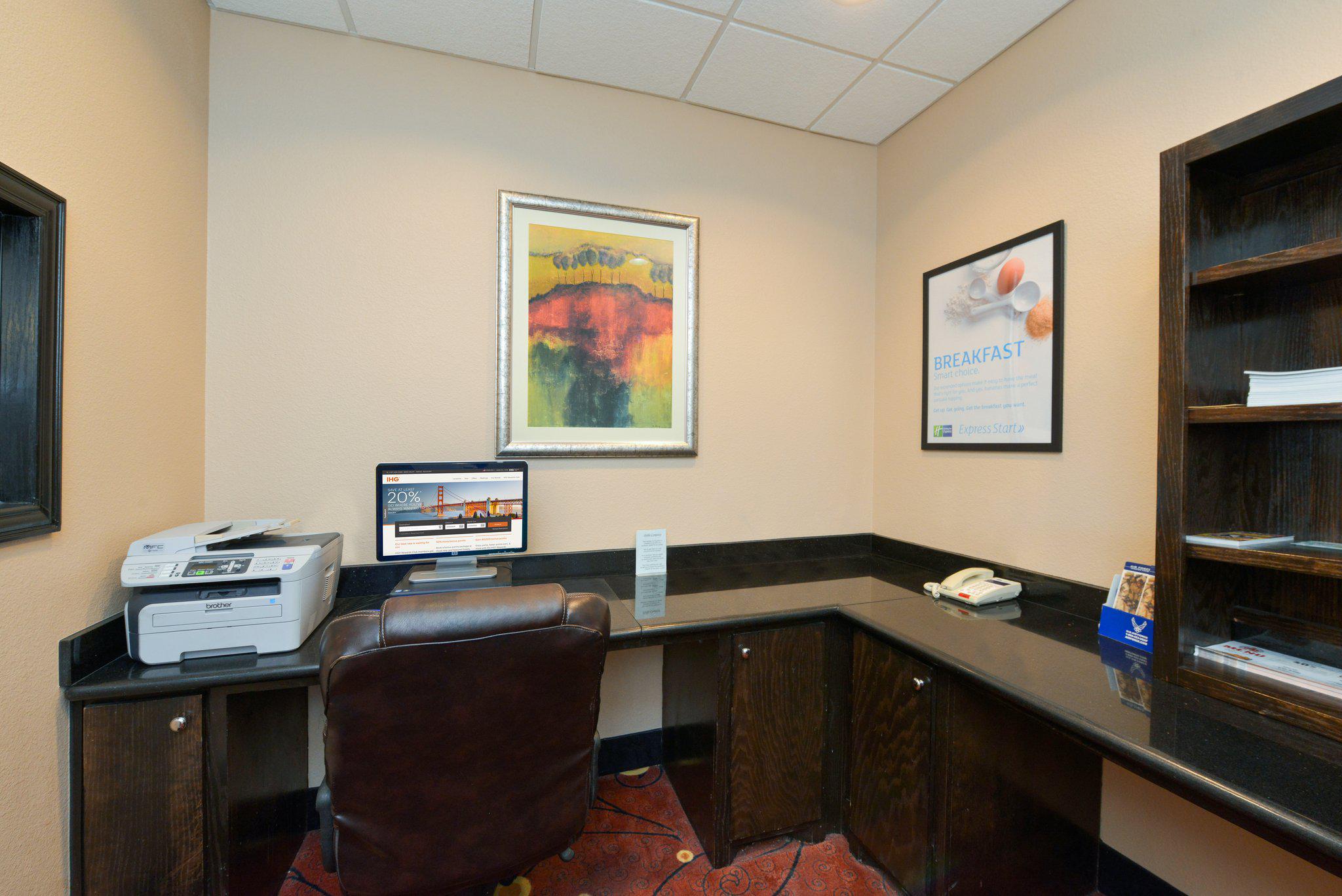 Holiday Inn Express & Suites Royse City - Rockwall Photo