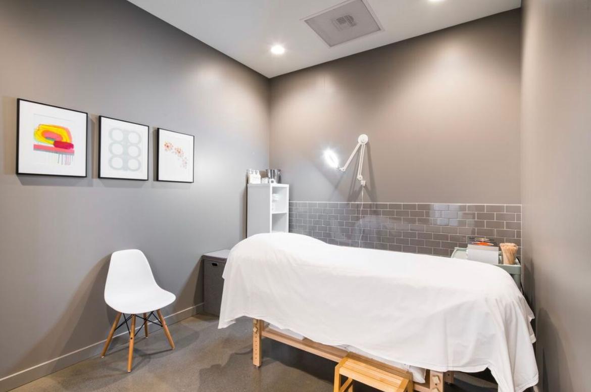 Urban Waxx Fisher's Landing Image