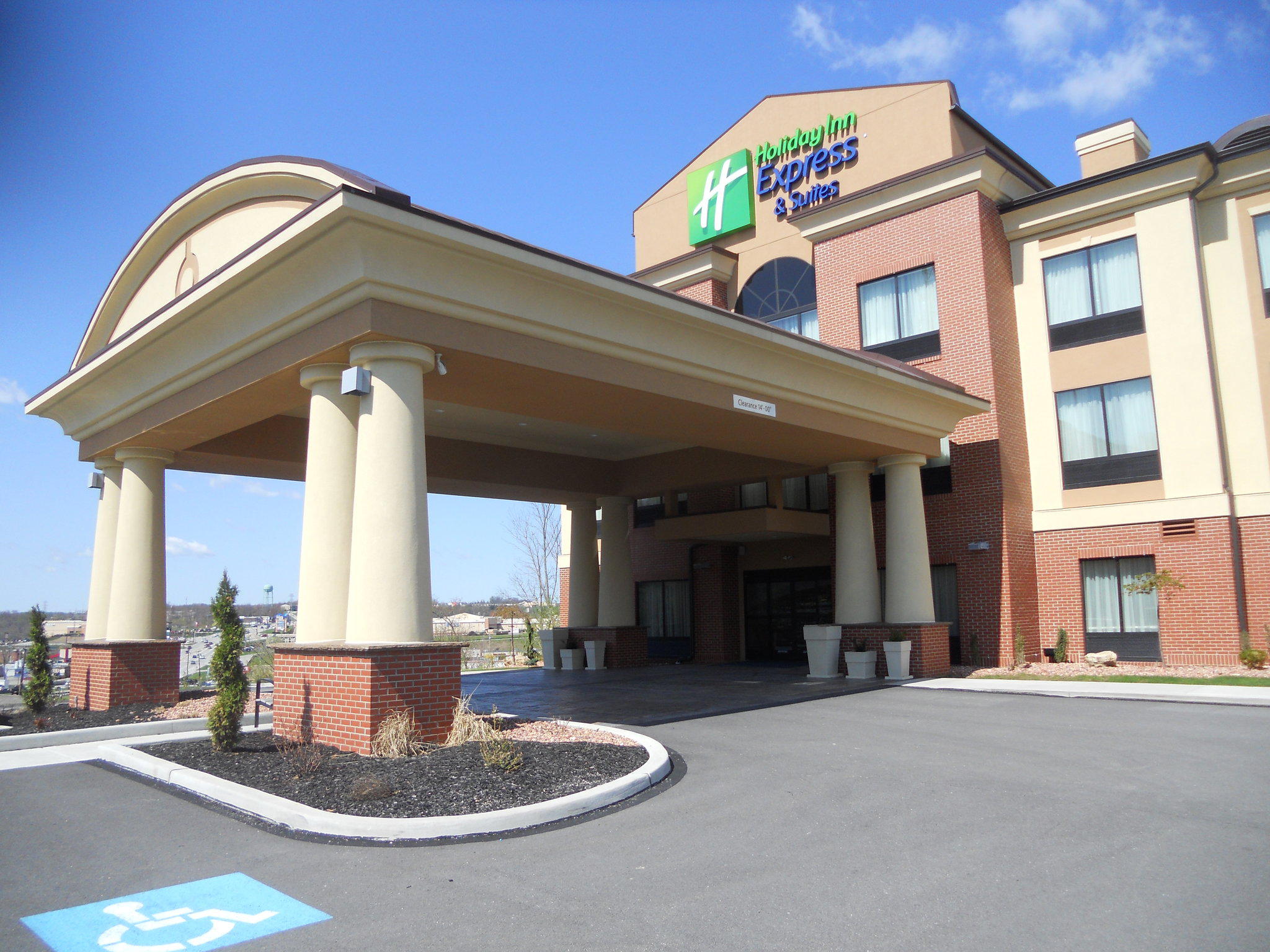 Holiday Inn Express & Suites Greensburg Photo