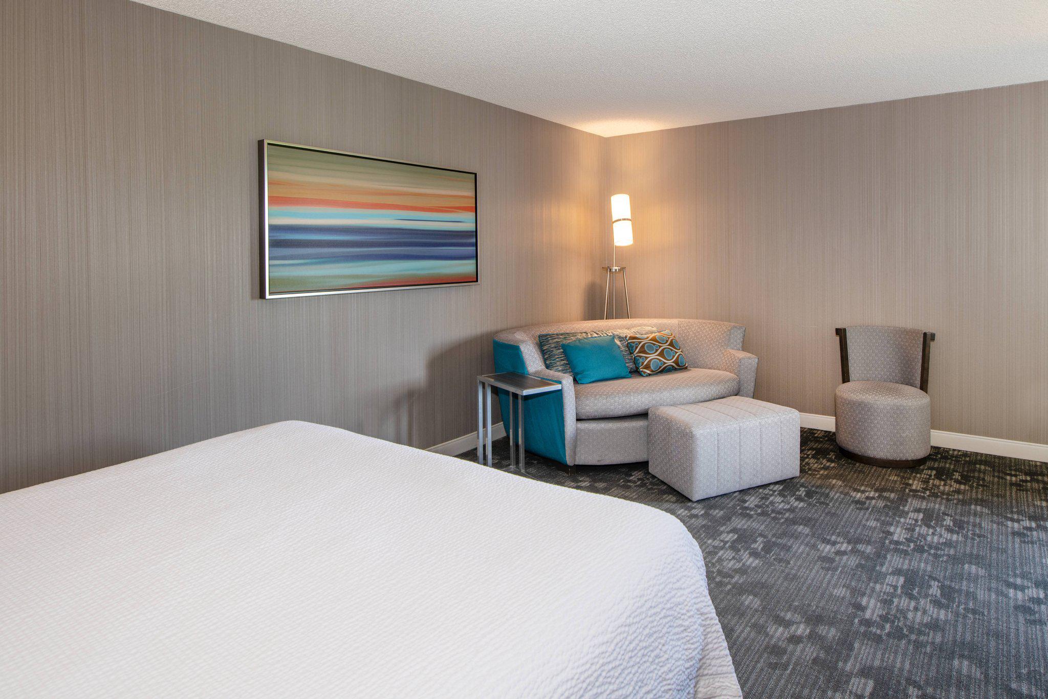 Courtyard by Marriott Oakland Airport Photo