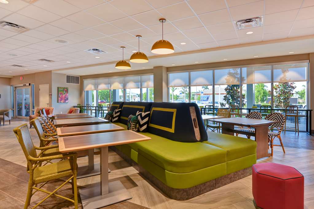Home2 Suites by Hilton Naples I-75 Pine Ridge Road Image