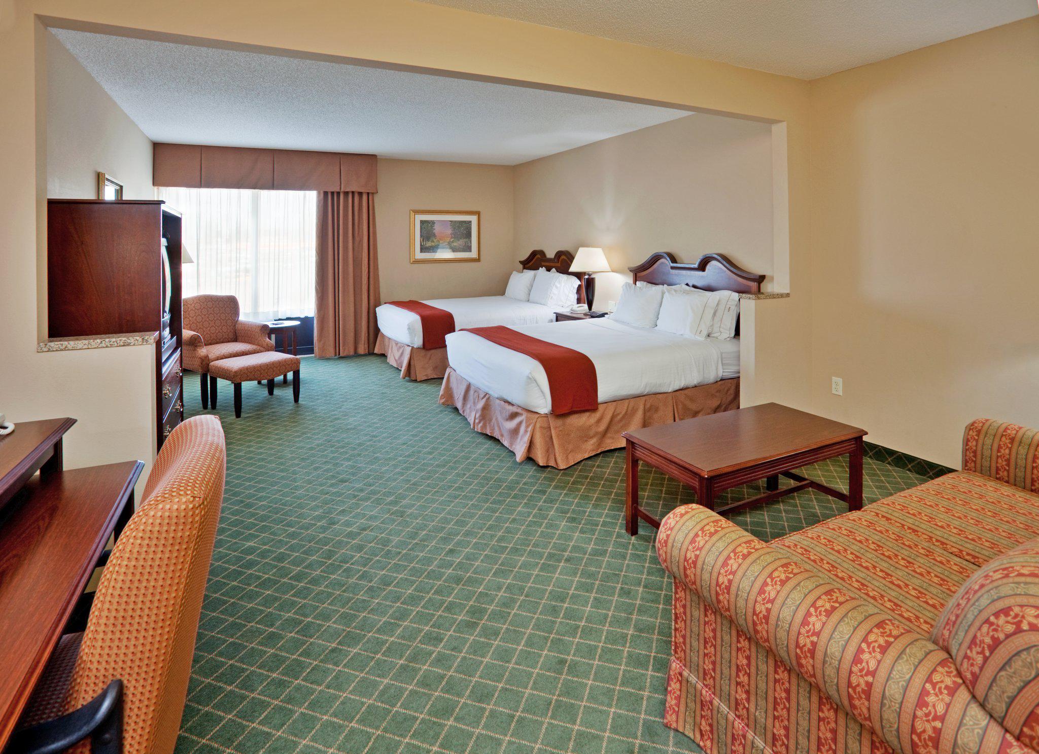 Holiday Inn Express & Suites Cape Girardeau I-55 Photo