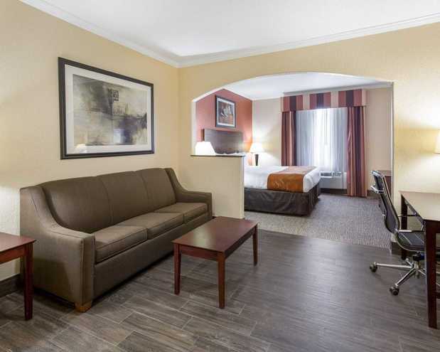 Images Comfort Suites