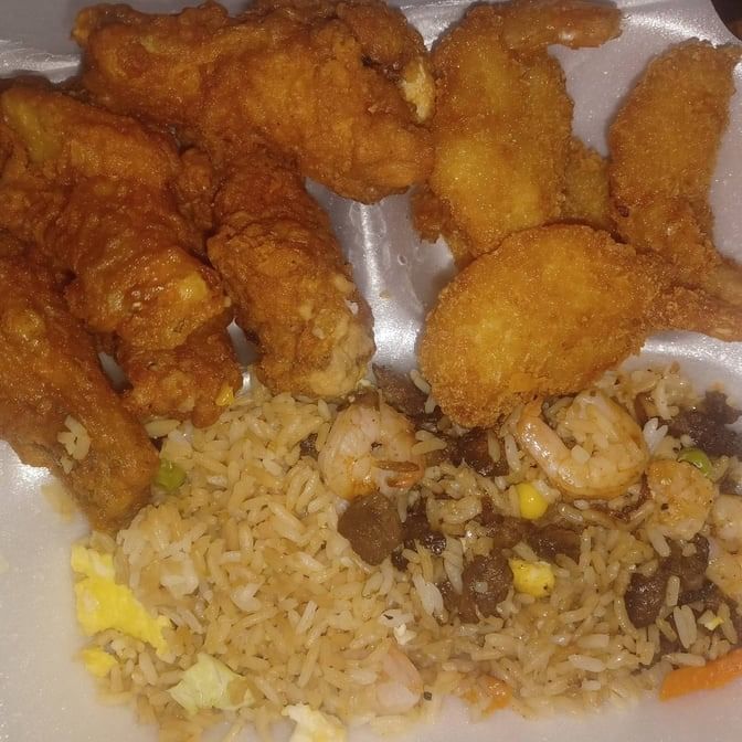 Fried Rice & Chicken Wings