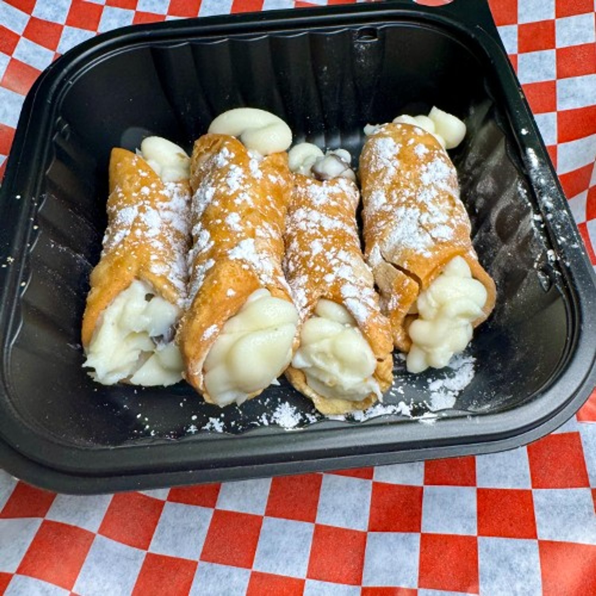 4 Mini Cannoli