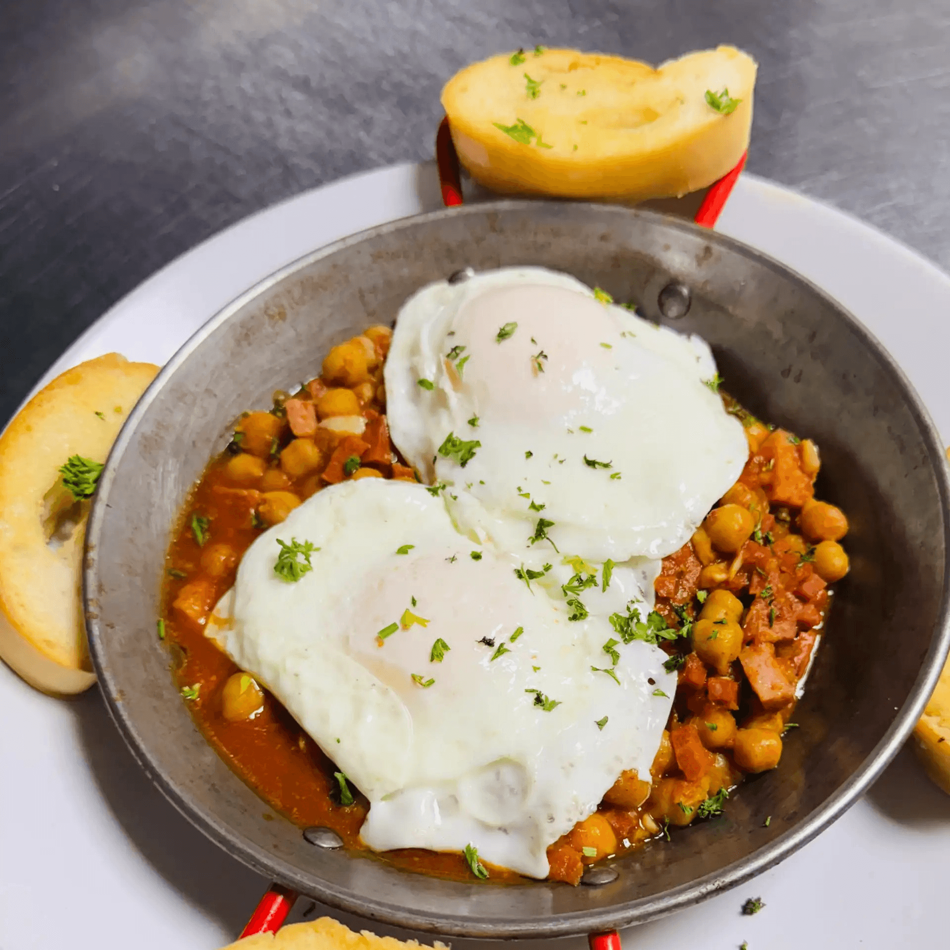 Huevos En Cuero