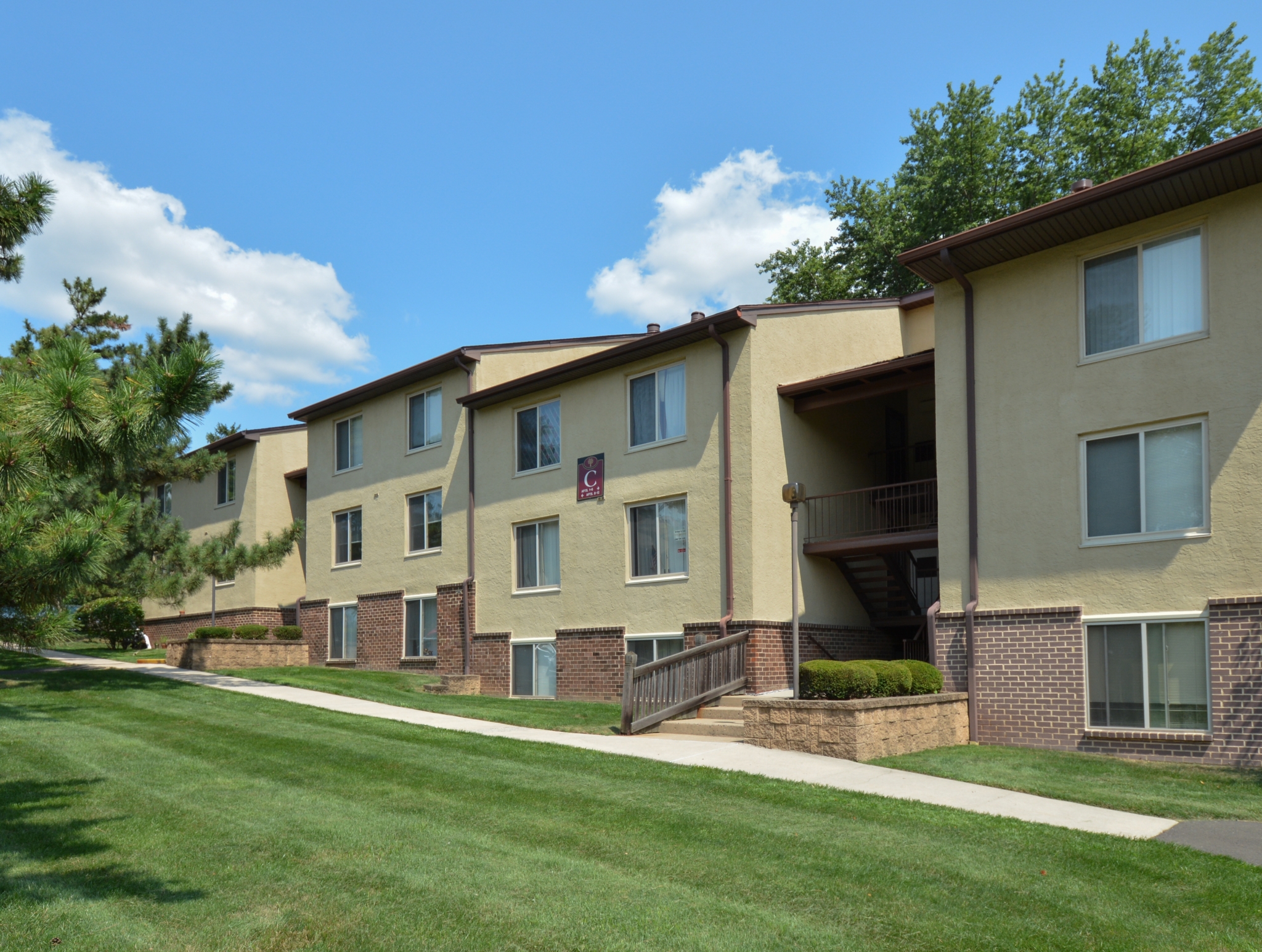 Fox Run Apartments in Warminster, PA (215) 6740...
