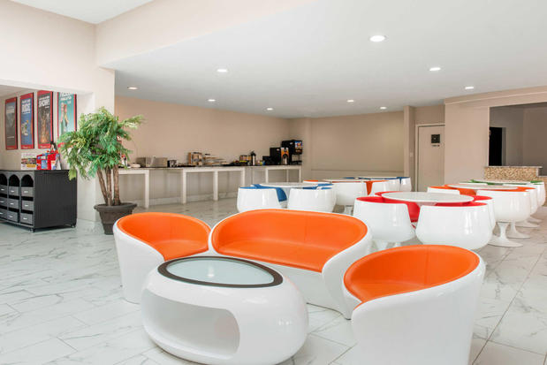 Images Clarion Inn & Suites