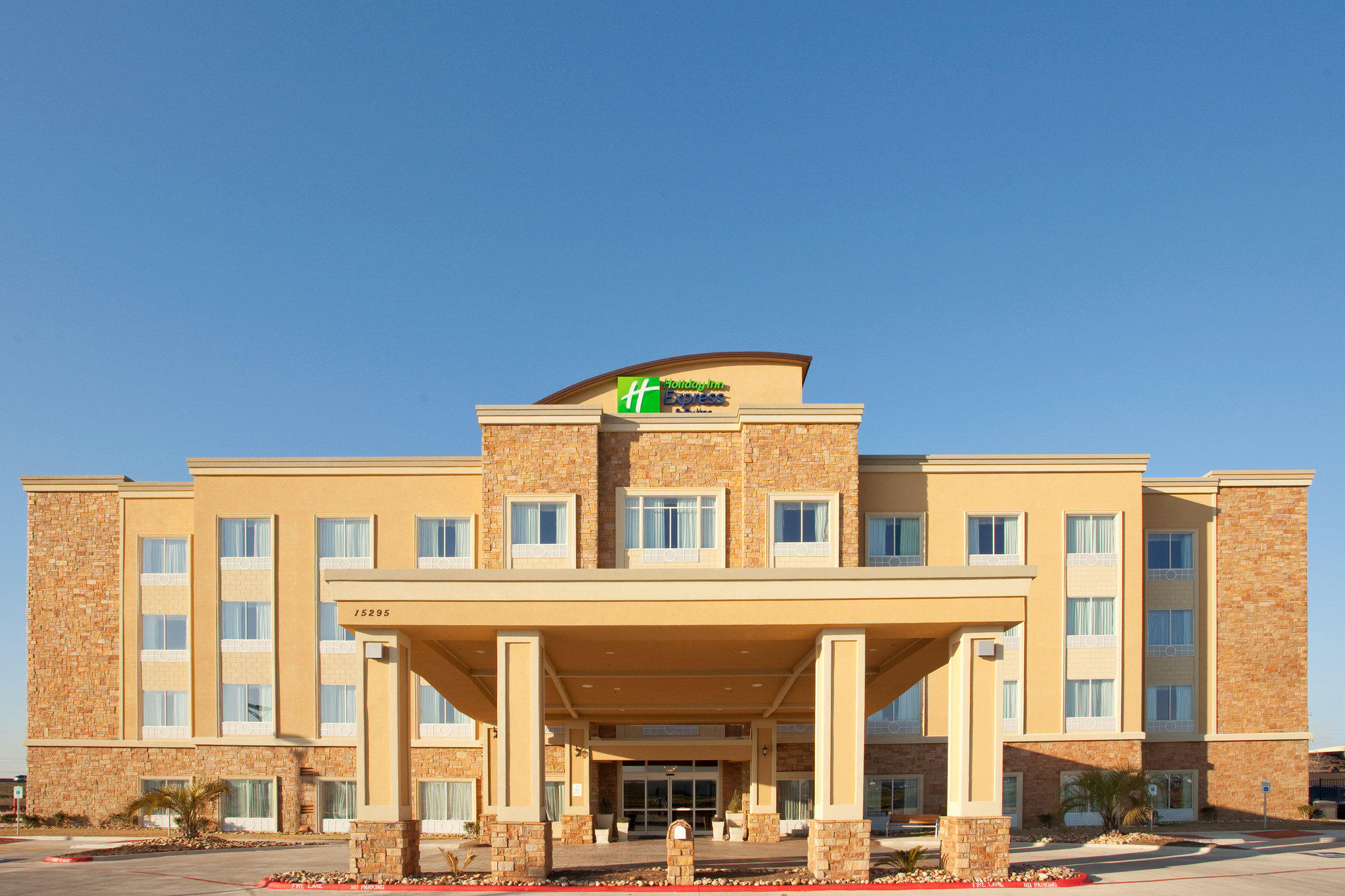 Holiday Inn Express & Suites Austin South-Buda Photo