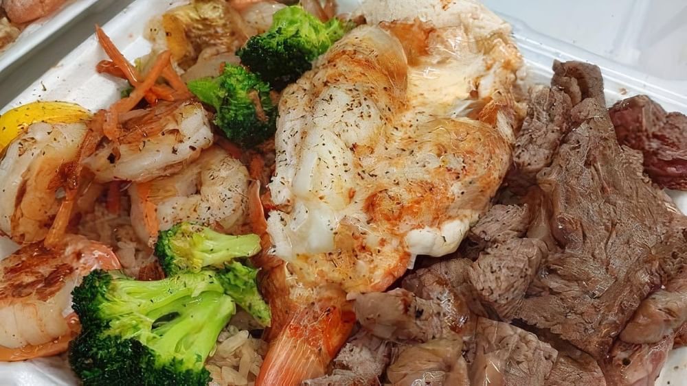 Steak Shrimp& Salmon Bowl