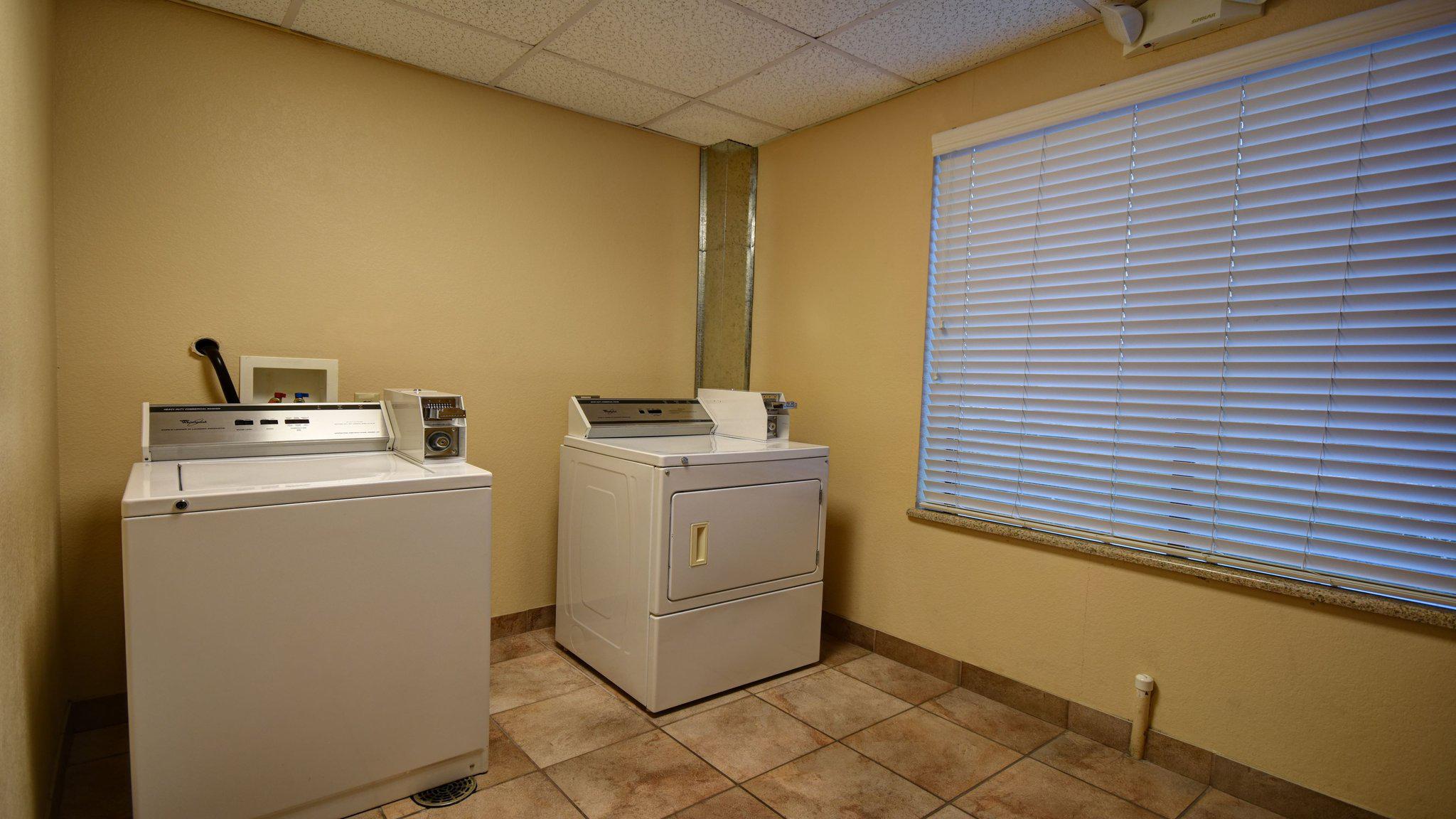 Holiday Inn Express & Suites del Rio Photo