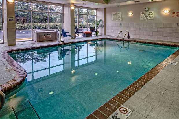 Images Hilton Garden Inn Birmingham/Lakeshore Drive