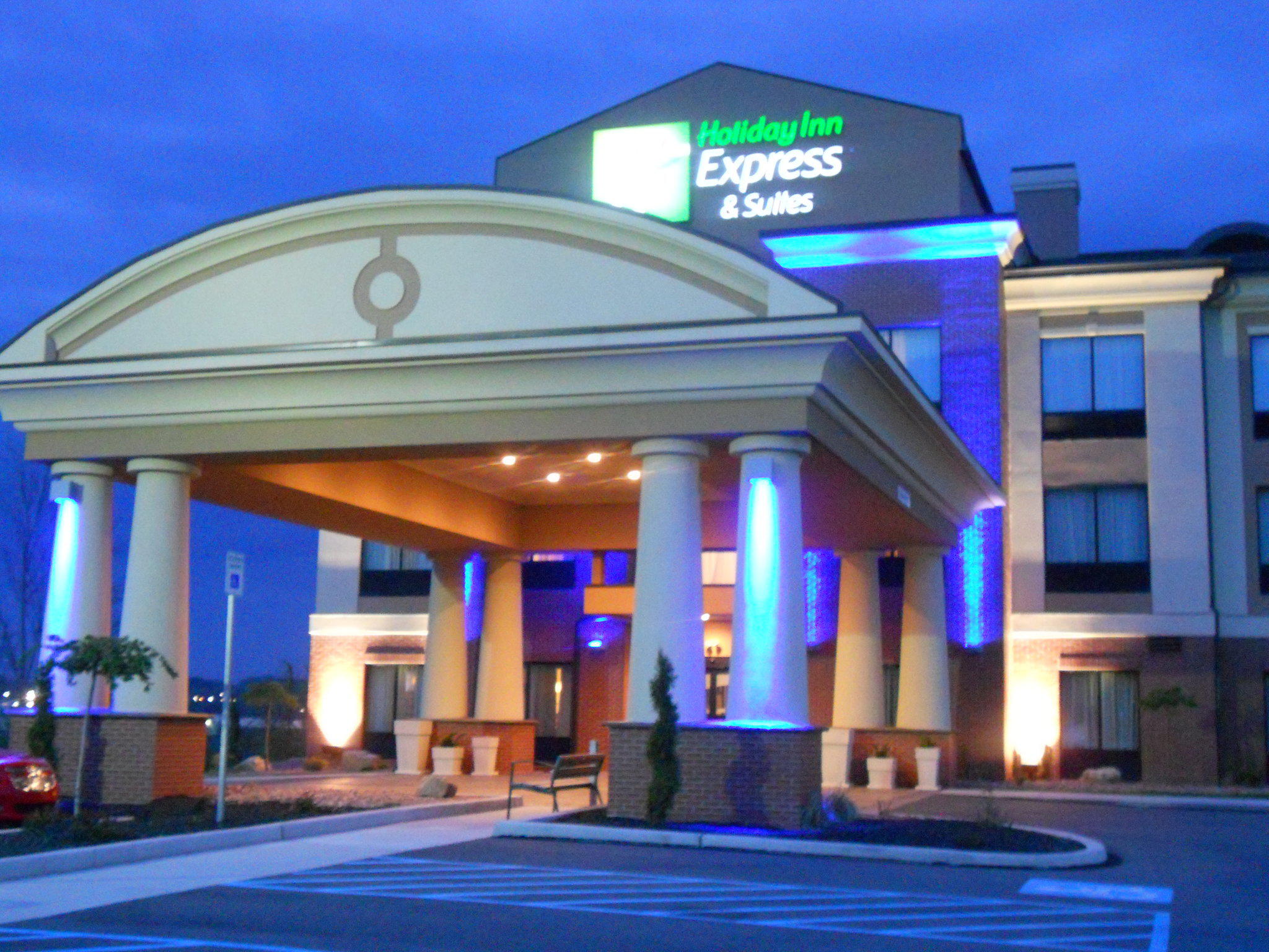 Holiday Inn Express & Suites Greensburg Photo