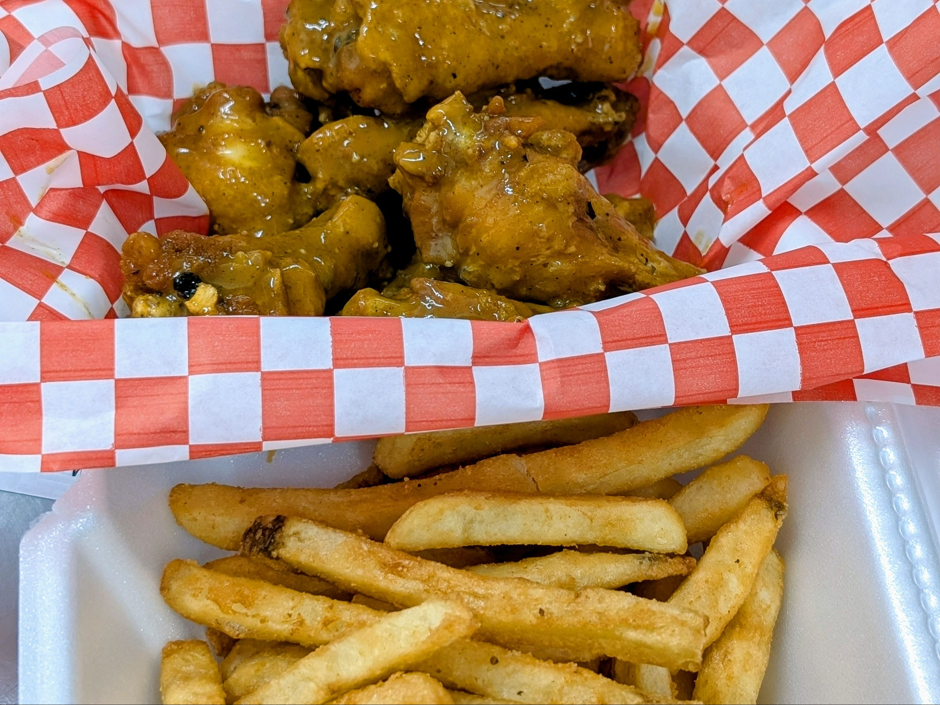 Wings Traditional 7 PC Combo 1 Sauce