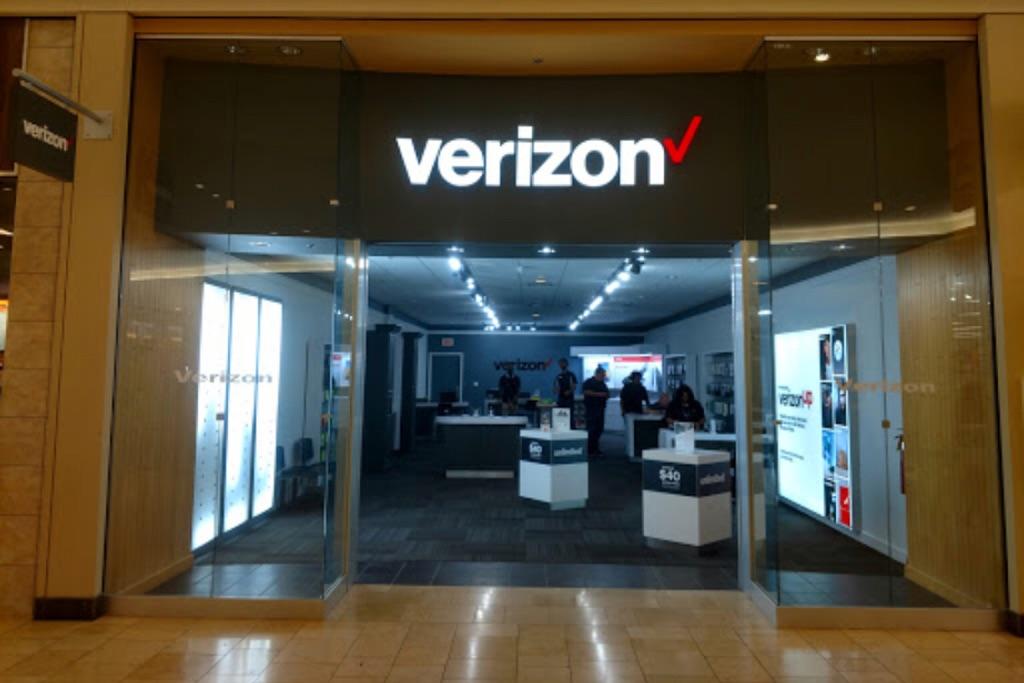 Verizon Authorized Retailer - TCC Photo