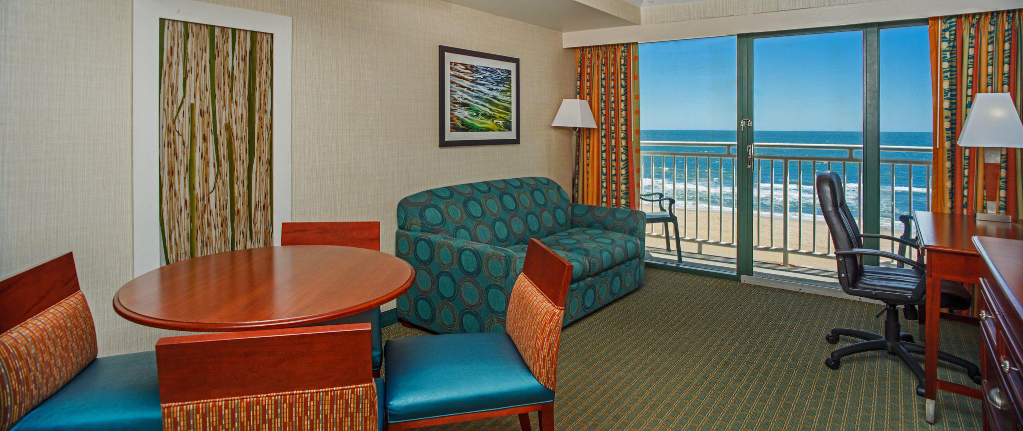 Holiday Inn Express & Suites VA Beach Oceanfront Photo