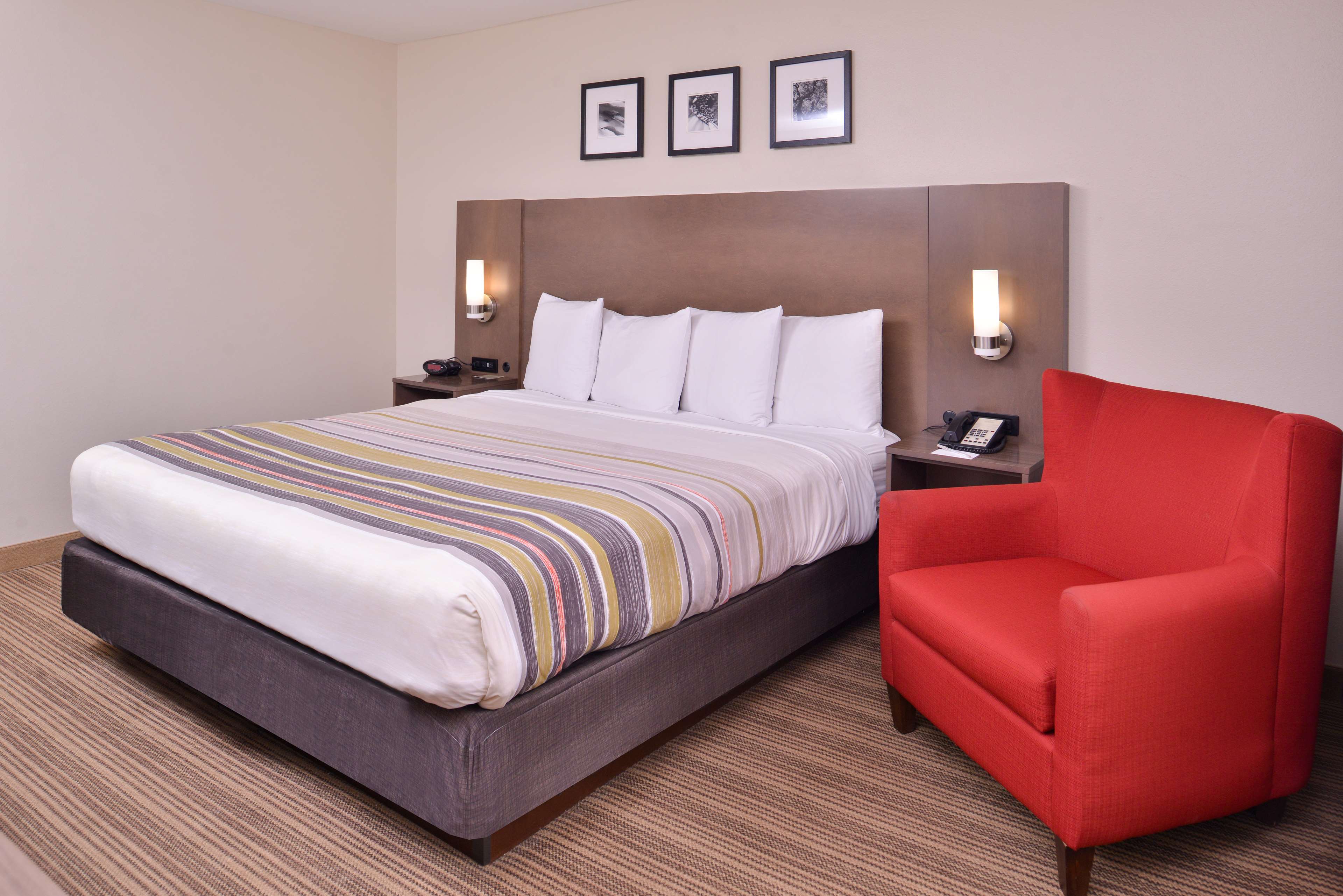 Country Inn & Suites by Radisson, Omaha Airport, IA Photo