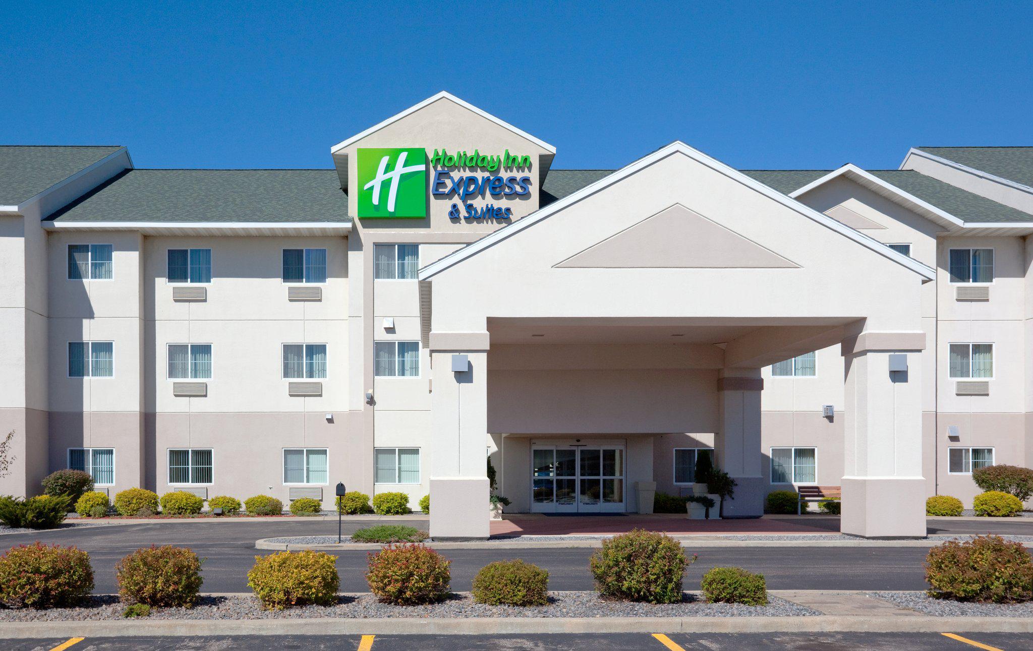 Holiday Inn Express & Suites Stevens Point Photo