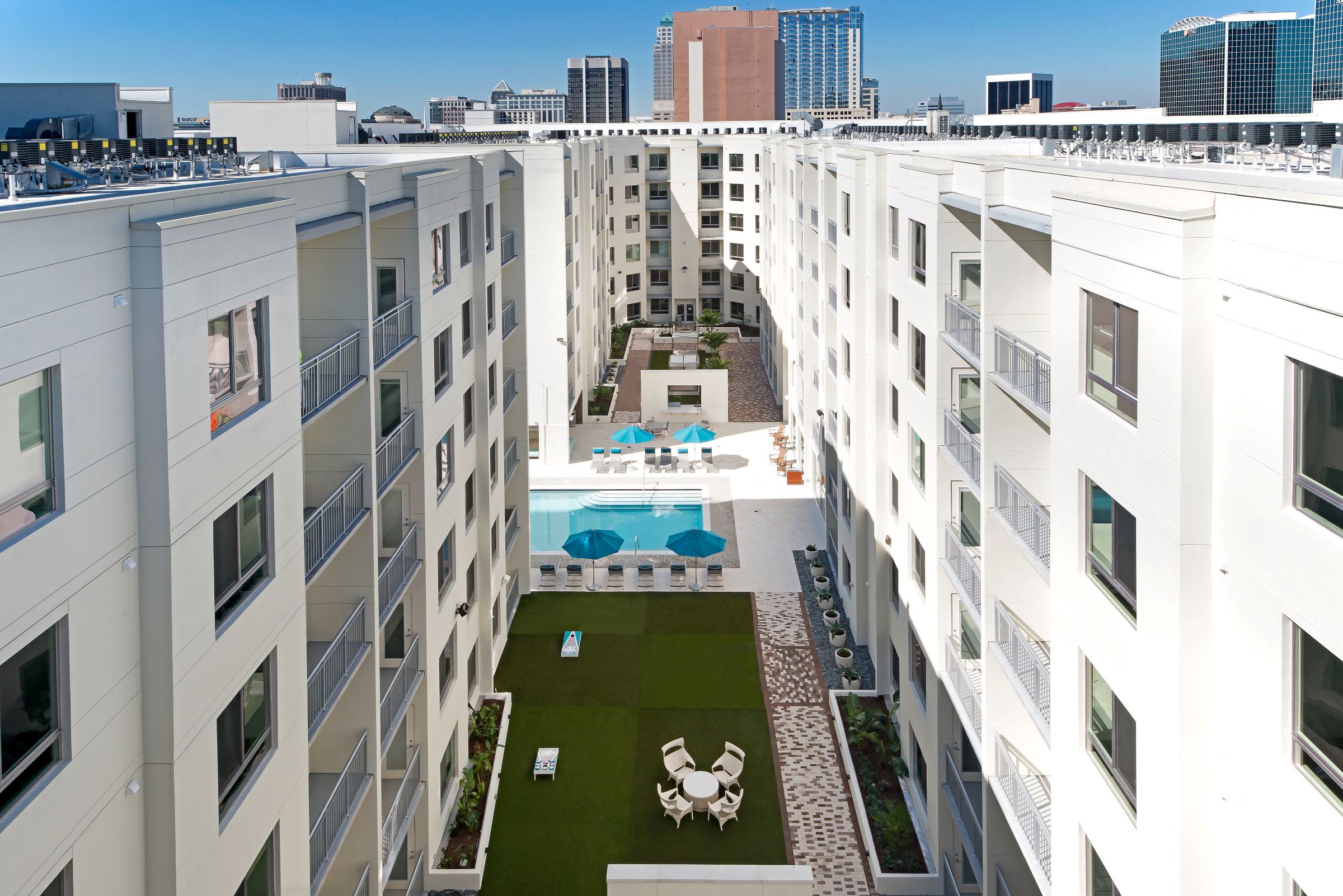 Amenity deck and a view of Downtown Orlando.