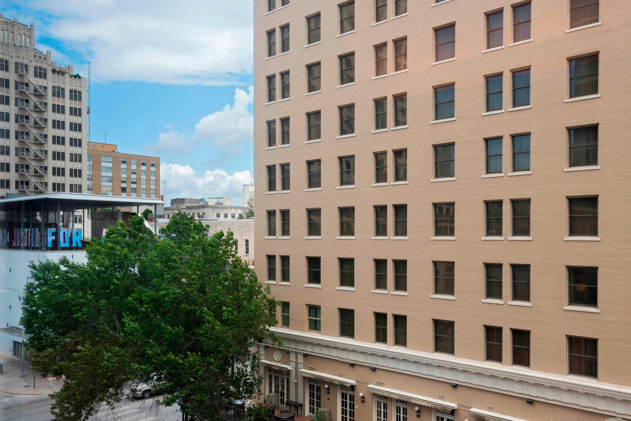 Aloft Austin Downtown Photo