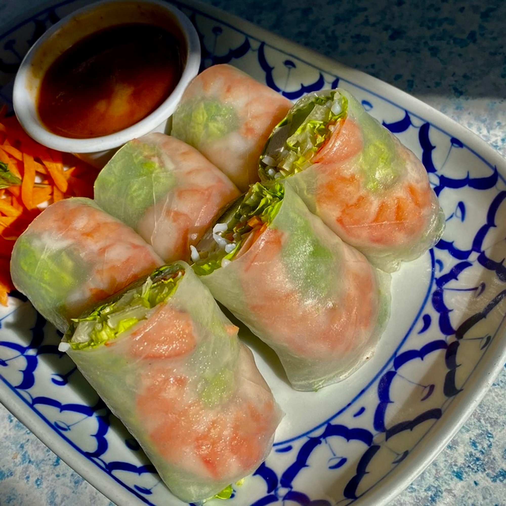 Po-Pia-Sod: Fresh Rolls with Shrimp