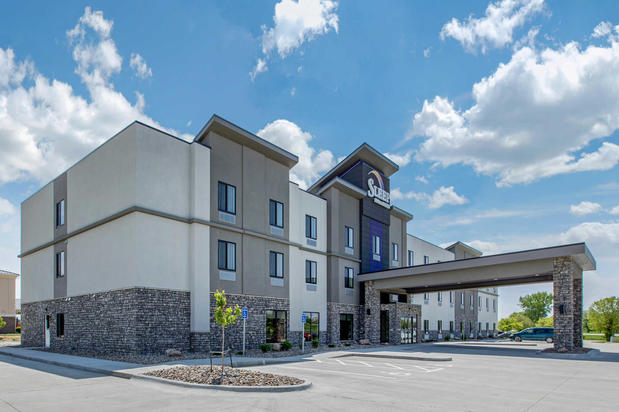Images Sleep Inn & Suites Ankeny - Des Moines
