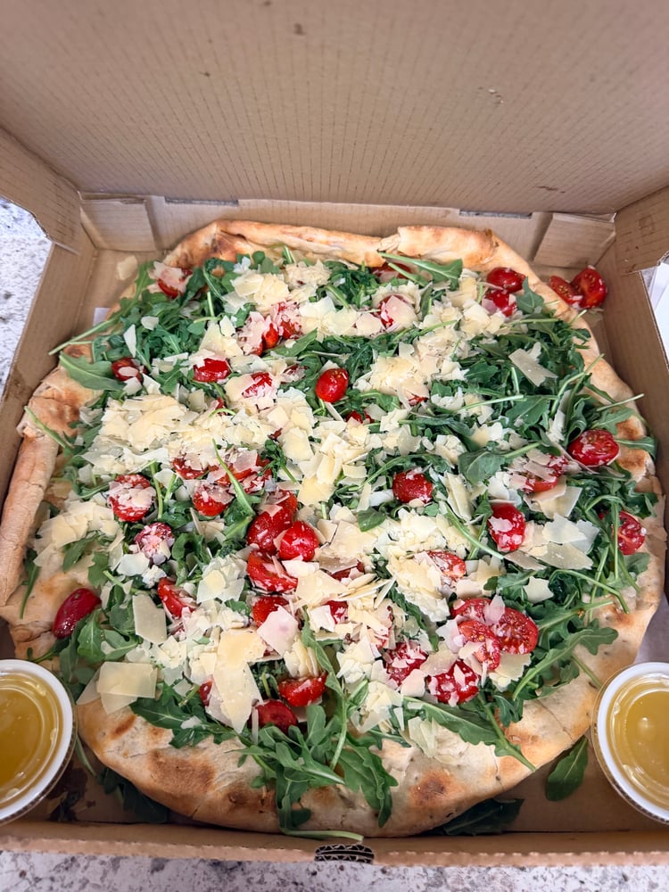 Arugula Pizza (Large 16" (8 Slices)