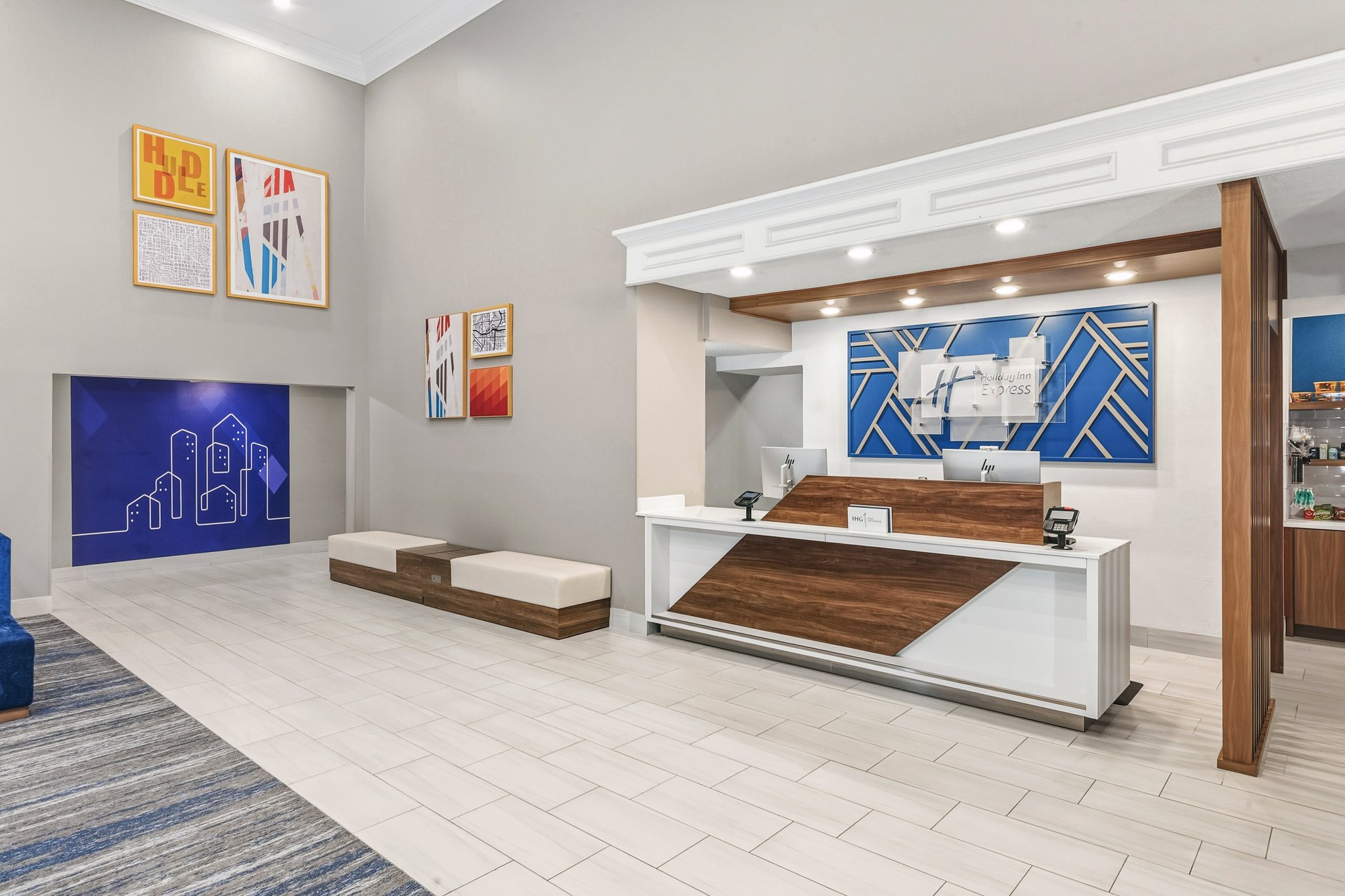 Holiday Inn Express & Suites Bloomington - Normal by IHG Image