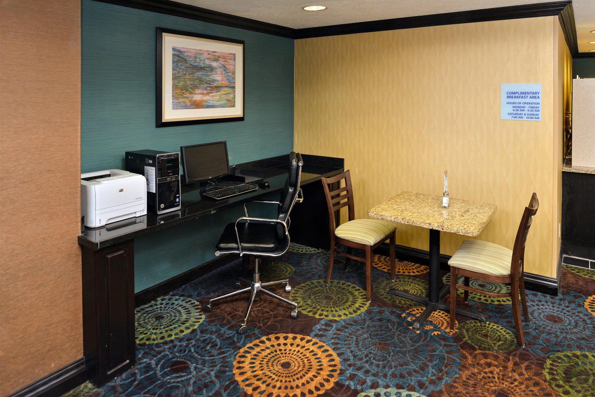 Holiday Inn Express & Suites Charlotte Photo