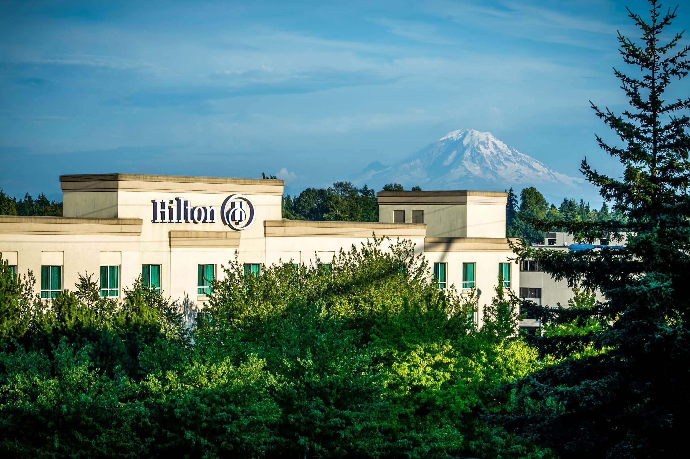 Hilton Seattle Airport & Conference Center Photo