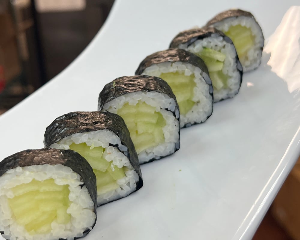 Cucumber+avocado roll