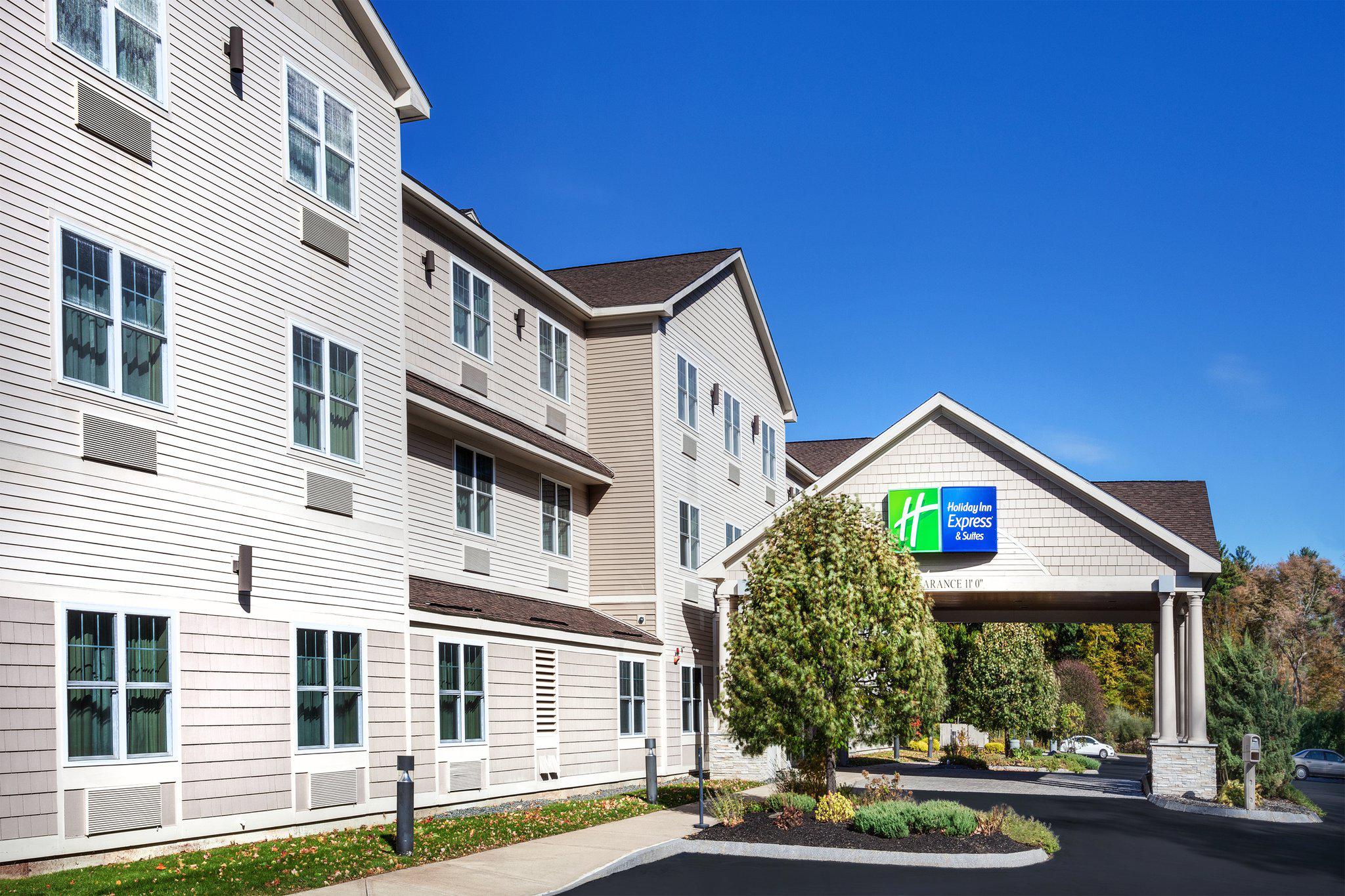 Holiday Inn Express & Suites Hampton South-Seabrook Photo