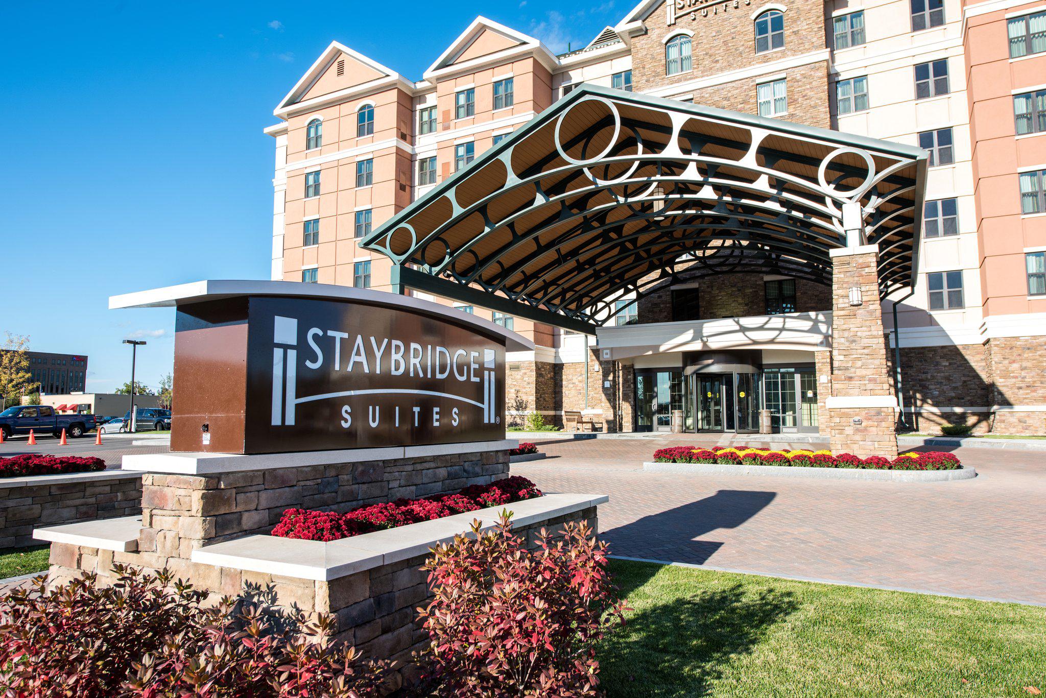 Staybridge Suites Albany Wolf Rd-Colonie Center Photo