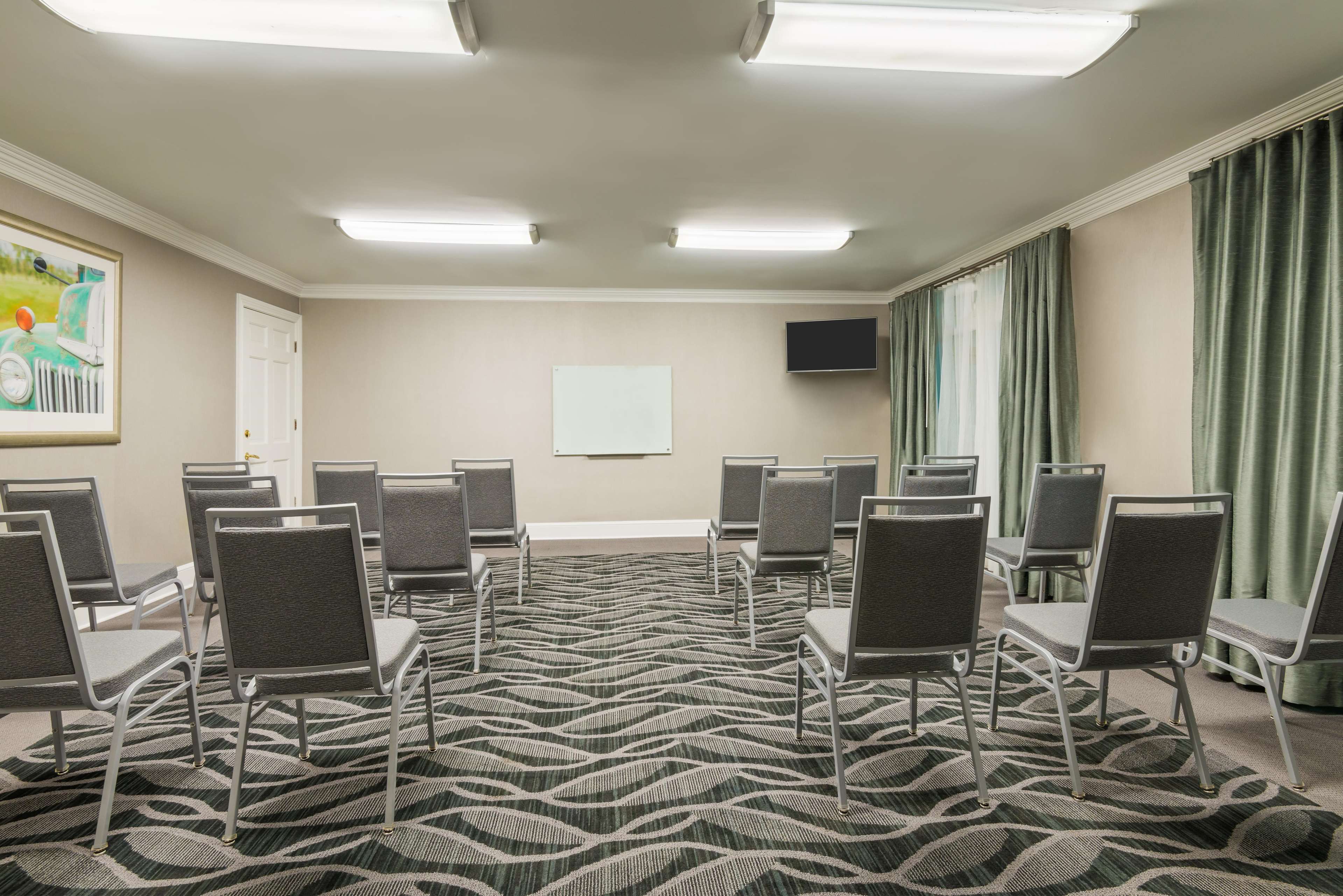 Homewood Suites by Hilton Charlotte-North/Univ Research Park Photo