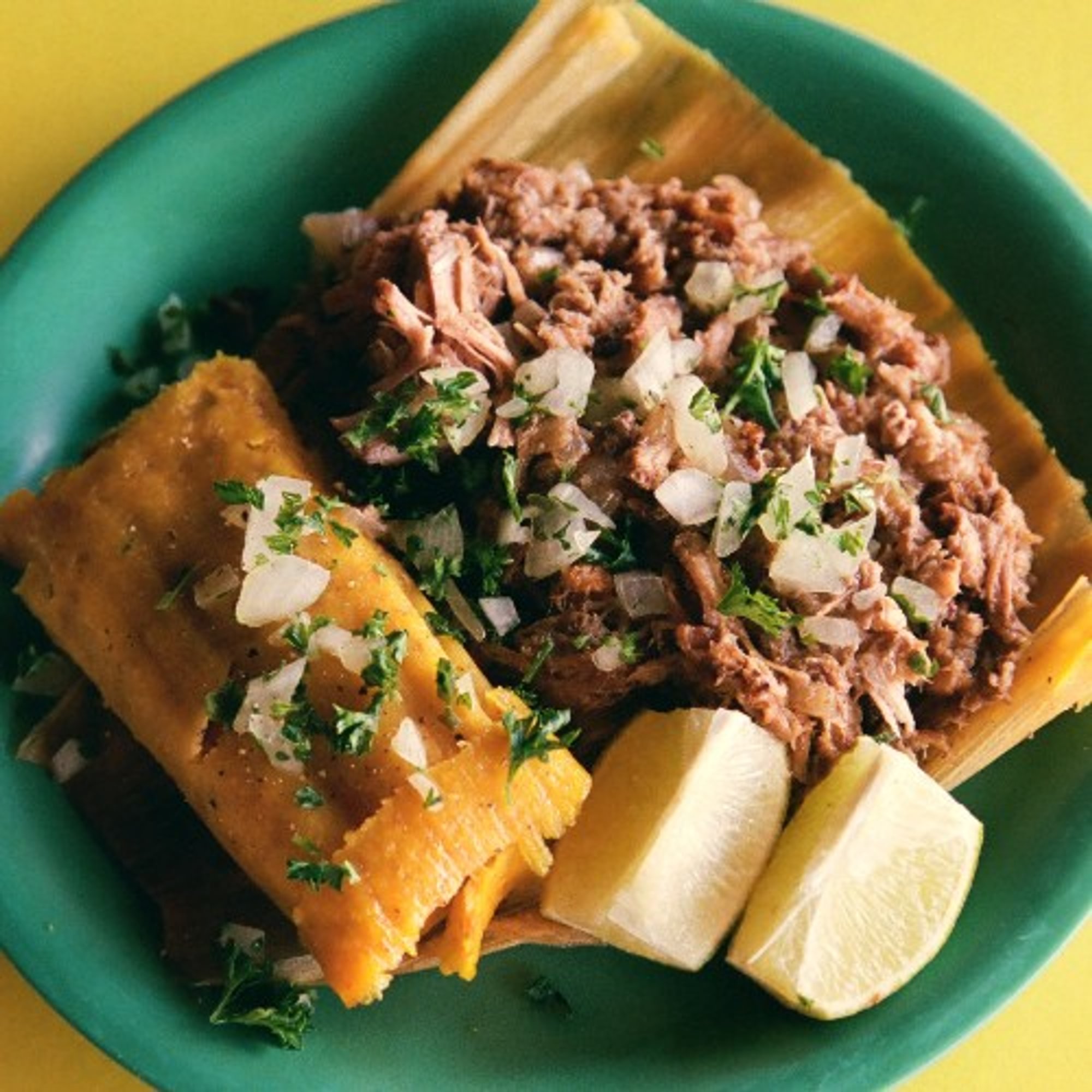 Tamal en Hoja Y Lechón