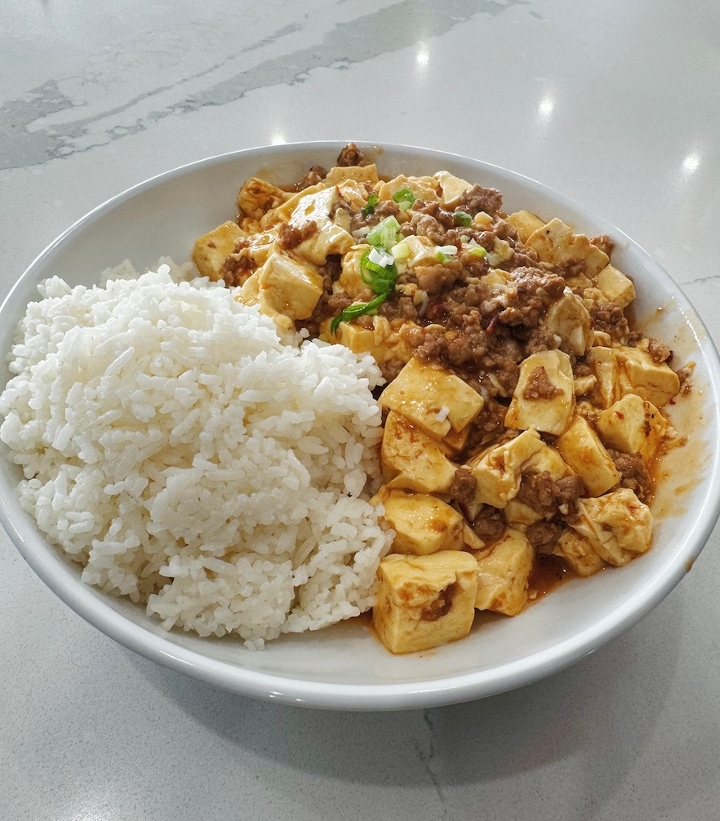(S) Szechuan Mapo Tofu Over Rice 四川麻婆豆腐饭
