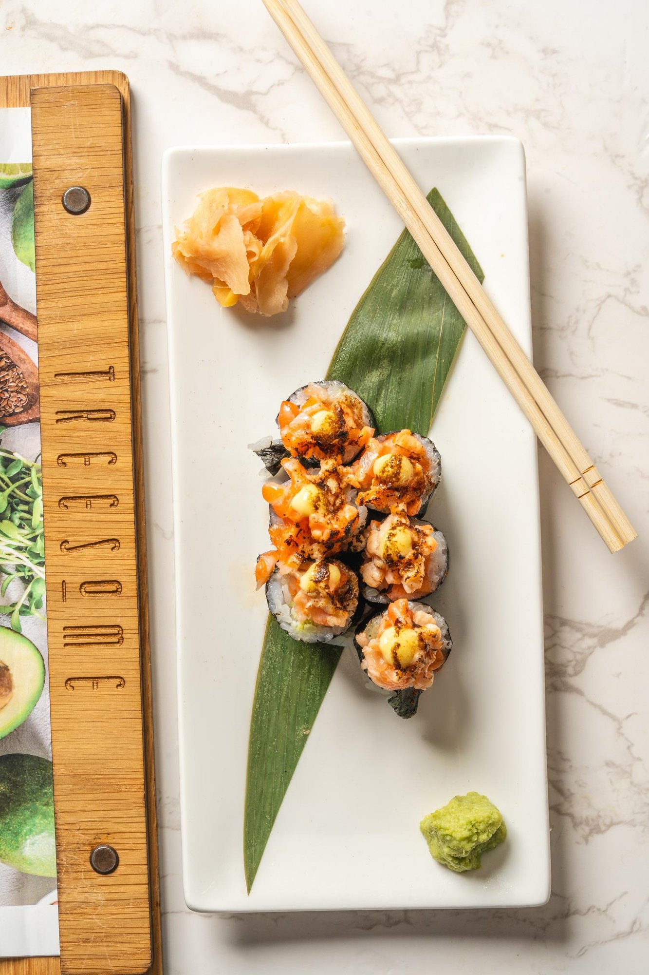 Salmon Roll - seaweed outside
