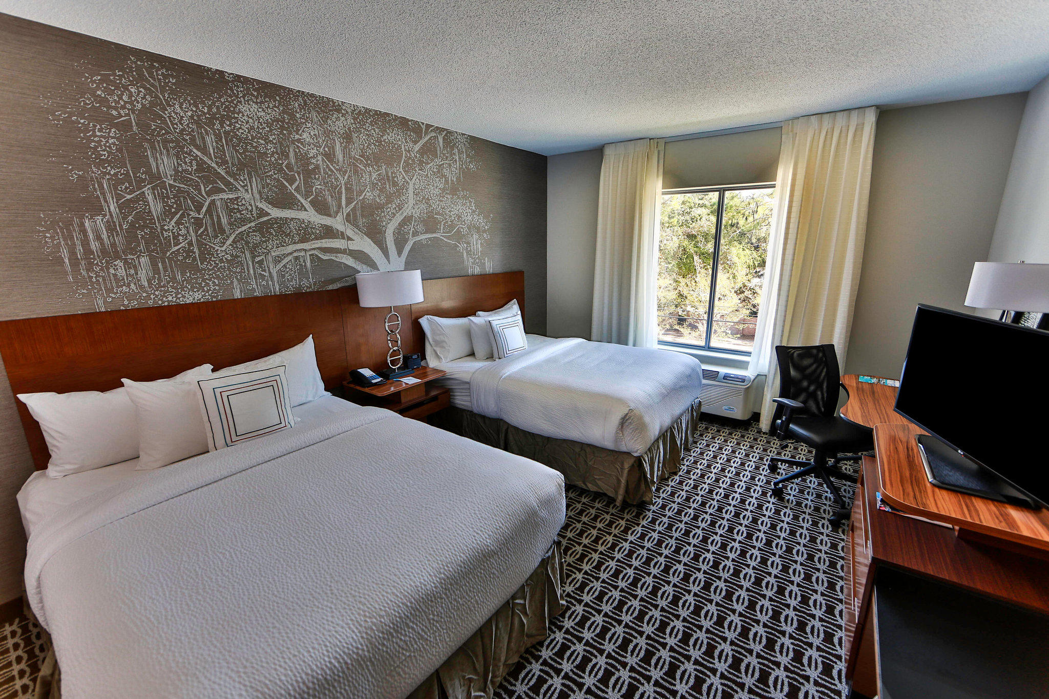 Fairfield Inn & Suites by Marriott Savannah Midtown Photo