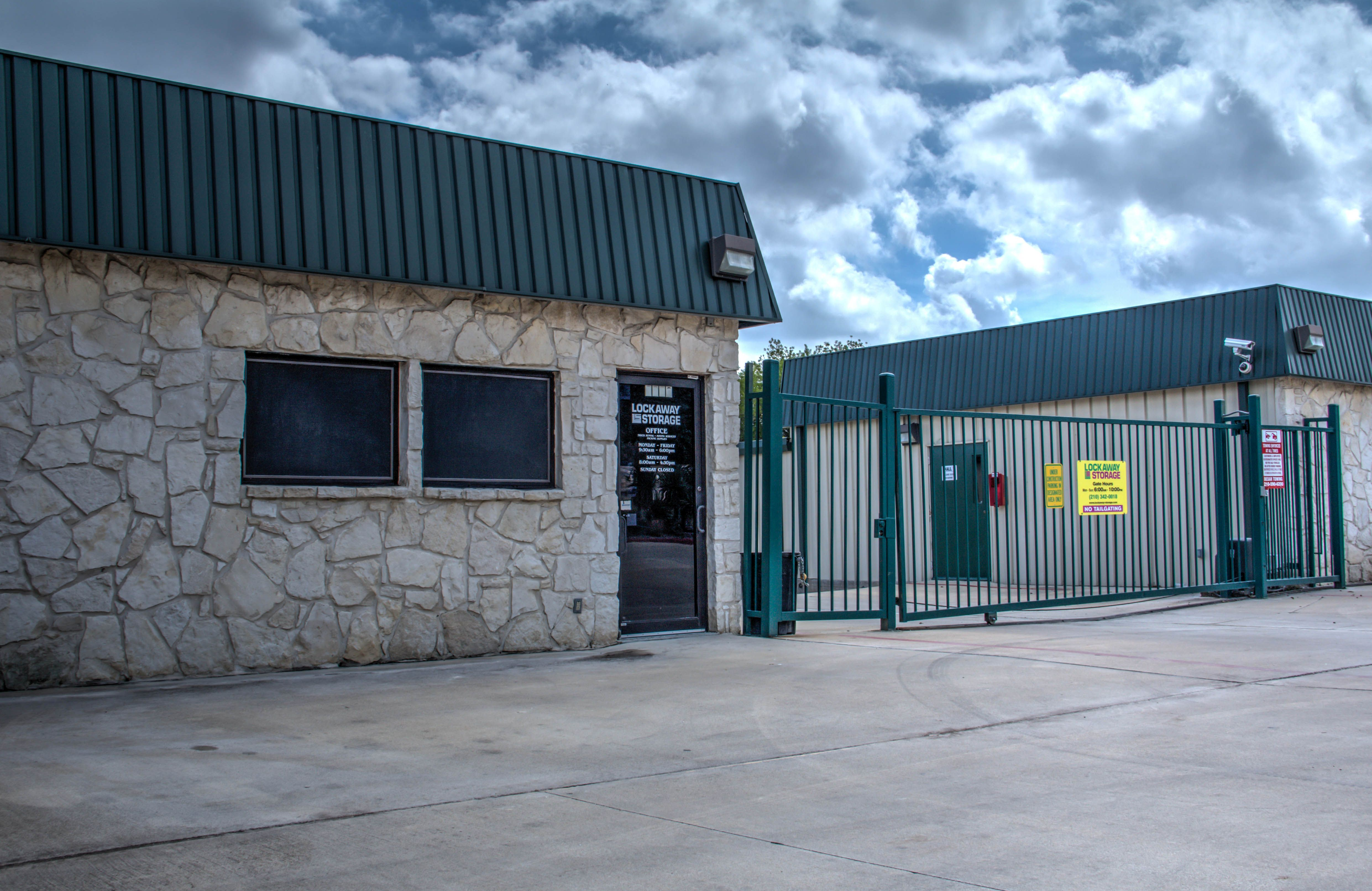 Lockaway Storage - Northwest Loop 410 Photo