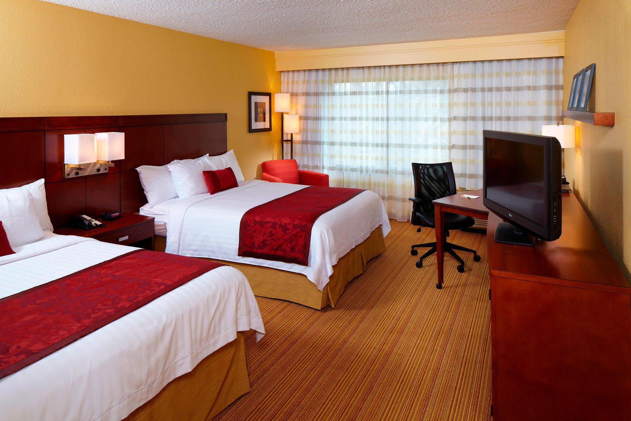 Courtyard by Marriott Bettendorf Quad Cities Photo