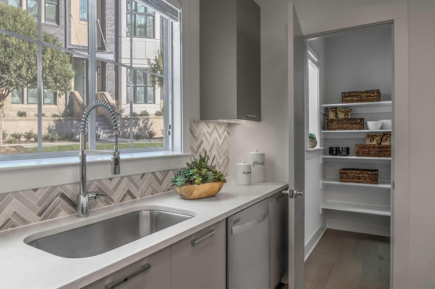 Images Camden Grandview Apartments and Townhomes
