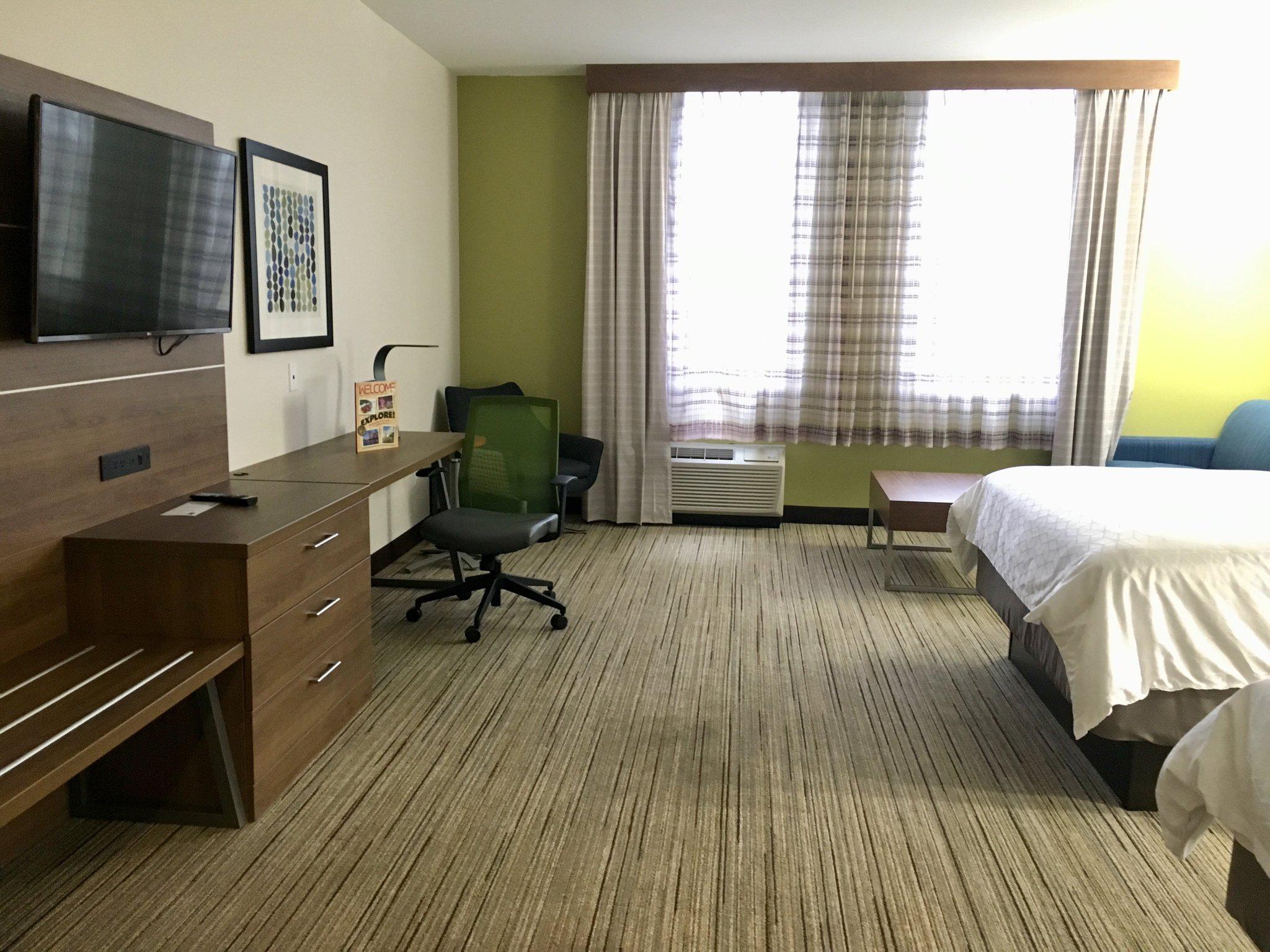 Holiday Inn Express Grand Island - Niagara Falls Photo