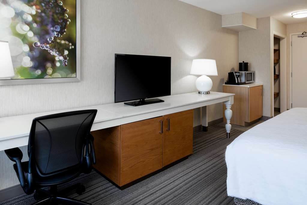 Hilton Garden Inn Roseville Image