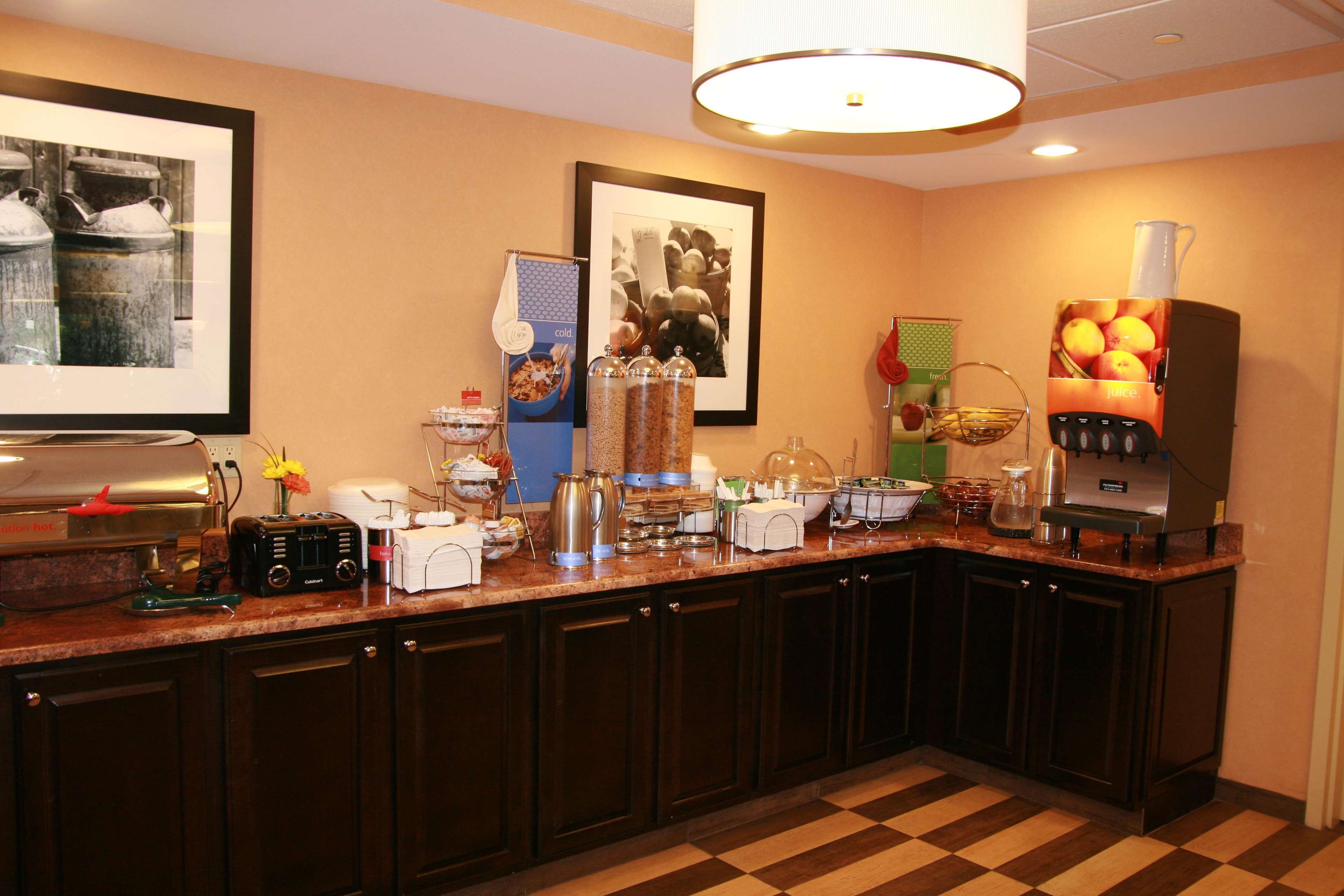 Hampton Inn Long Island/Commack Photo