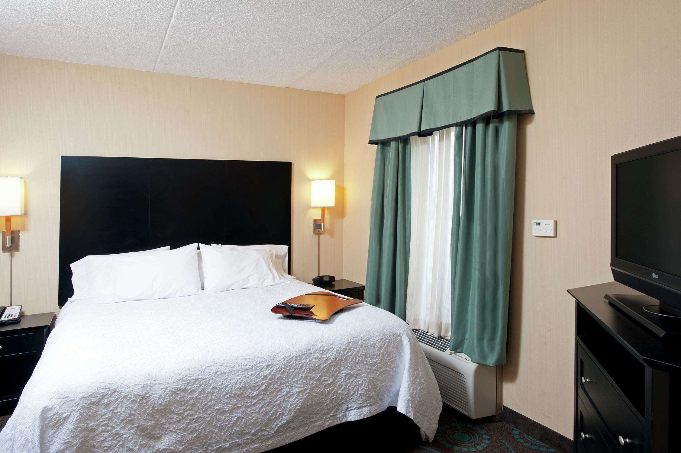 Hampton Inn Bloomington Photo