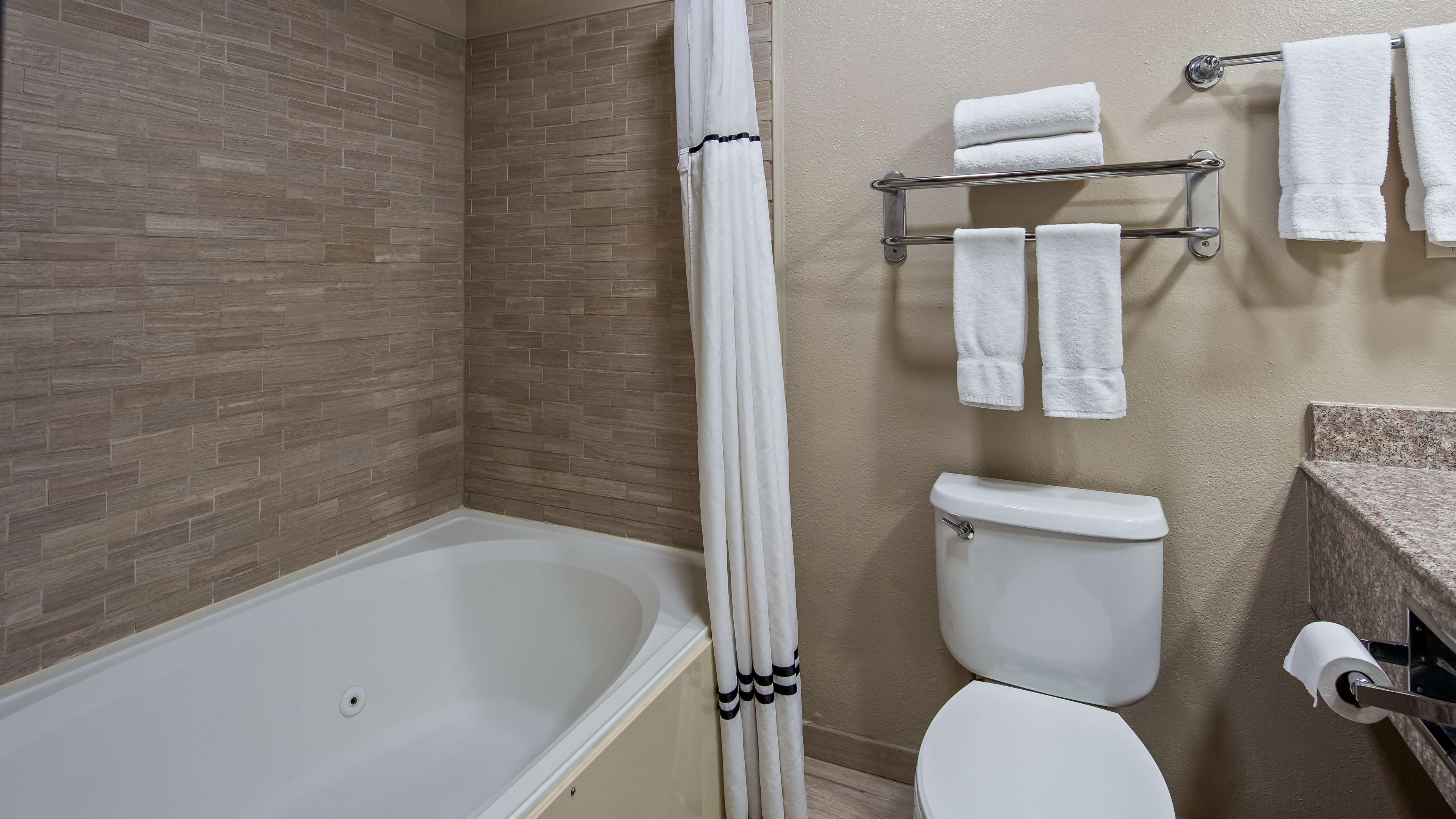 Best Western Plus Lubbock Windsor Inn Photo