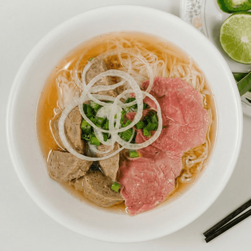 P4. Eye Round & Meatballs Pho