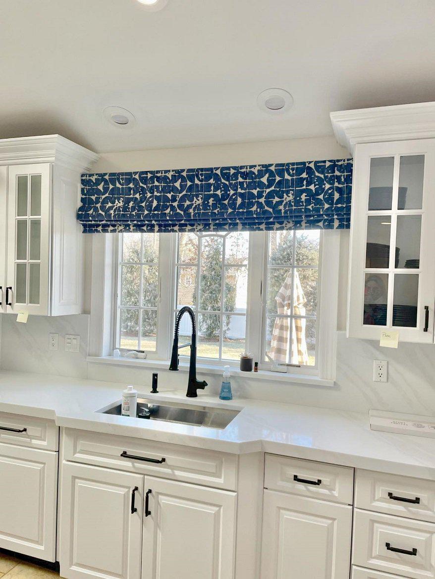 This navy fabric is perfect for this gorgeous kitchen. We worked with Ryan Day to find the perfect fabric.