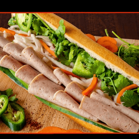 B05. BANH MI PATE PORK ROLL / BANH MI CHA LUA